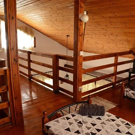 Cosy Wooden House *