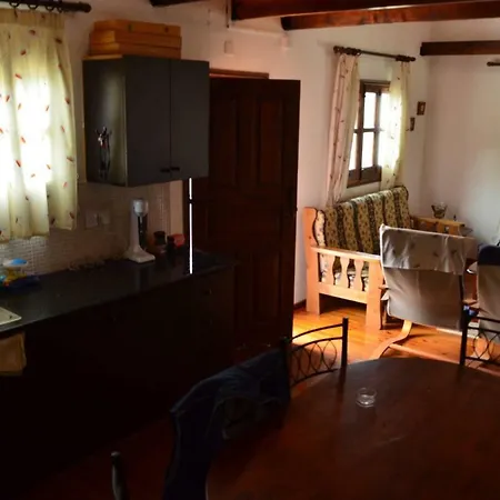 Cosy Wooden House *